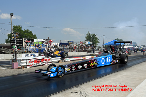 Matt Sackman - 'Randy Meyer Racing' (near lane) vs 
Aaron Morrow - 'Nitro Relapse' (far lane)